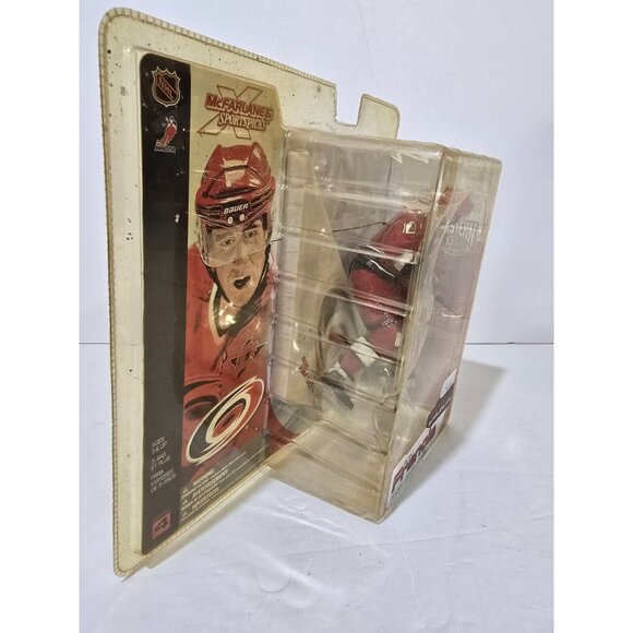 Ron Francis 10 Hurricanes McFarlane Sports Picks NHL Series 4 Figure - Picture 2 of 7